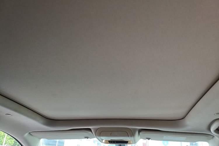 Used Cadillac XT5 2016 25T Luxury Model Headliner