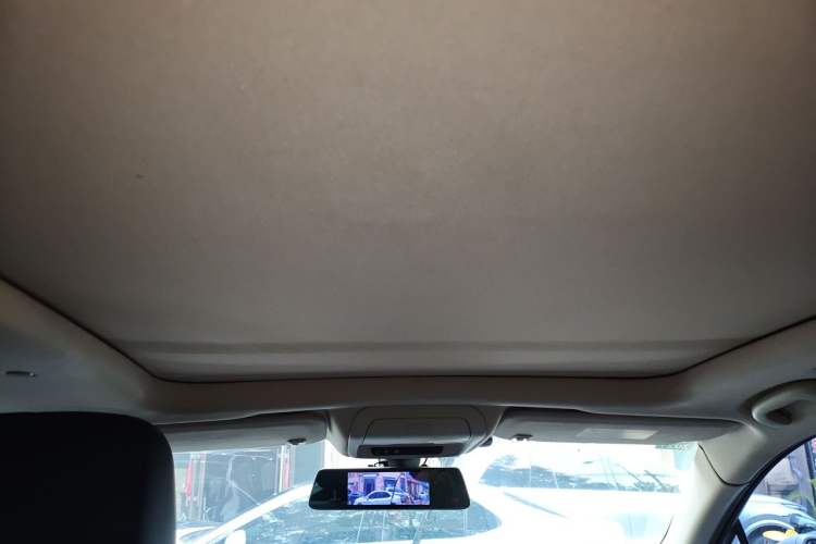 Used Cadillac XT5 2016 25T Luxury Model Headliner