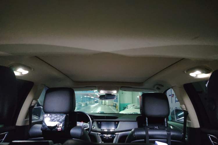 Used Cadillac XT5 2016 25T Luxury Model Headliner