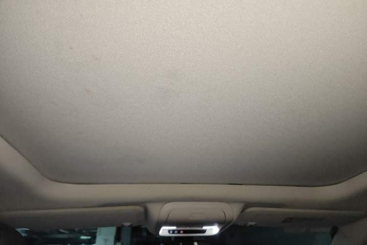 Used Cadillac XT5 2016 28T Four-Wheel Drive Luxury Model Headliner