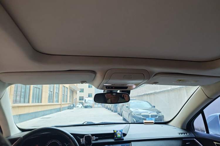 Used Cadillac XT5 2016 25T Luxury Model Headliner