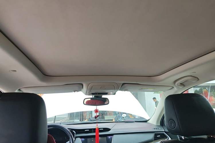 Used Cadillac XT5 2016 25T Luxury Model Headliner