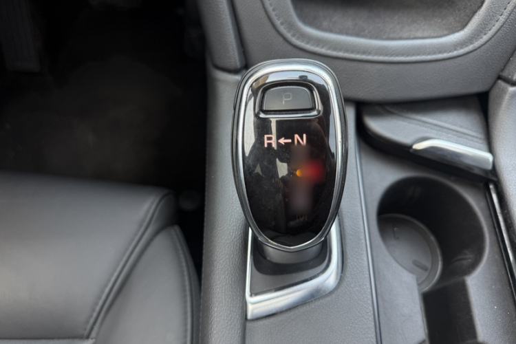 Used Cadillac XT5 2016 25T Luxury Model Interior 1