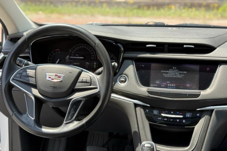 Used Cadillac XT5 2016 28T Four-Wheel Drive Luxury Model Interior 2