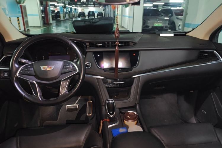 Used Cadillac XT5 2016 25T Luxury Model Interior 2