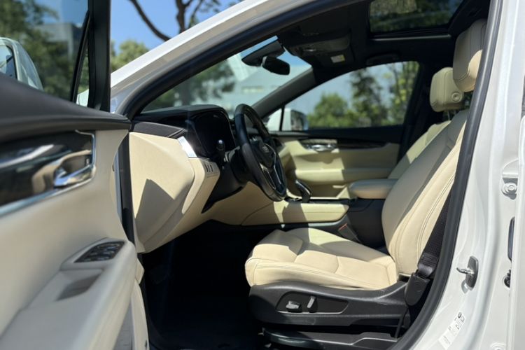 Used Cadillac XT5 2016 25T Tech Edition Interior 2