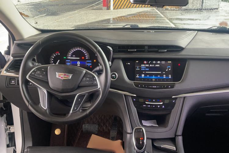 Used Cadillac XT5 2016 25T Luxury Model Interior 2