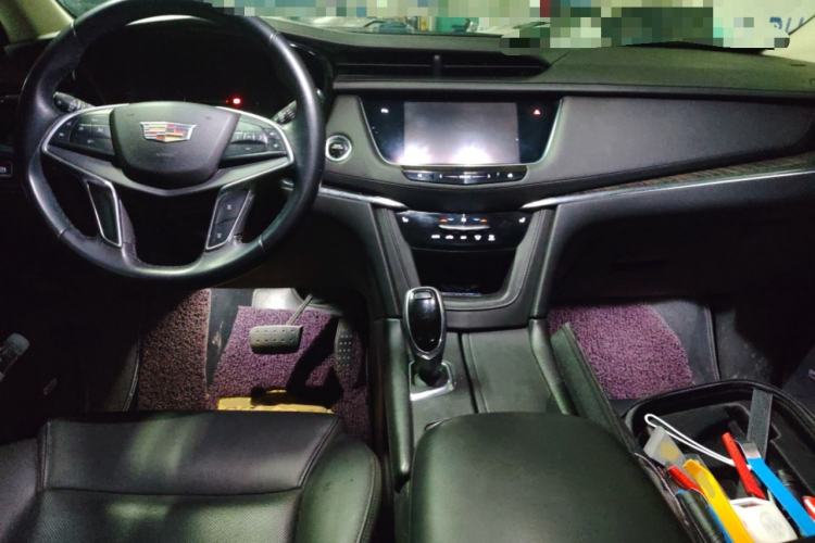 Used Cadillac XT5 2016 25T Luxury Model Interior 2