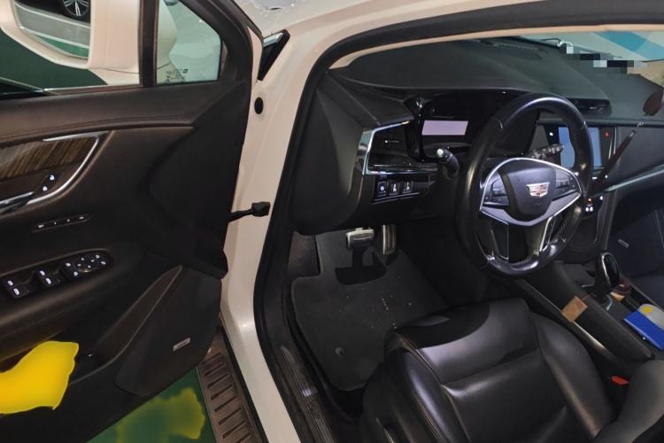 Used Cadillac XT5 2016 25T Luxury Model Interior 3
