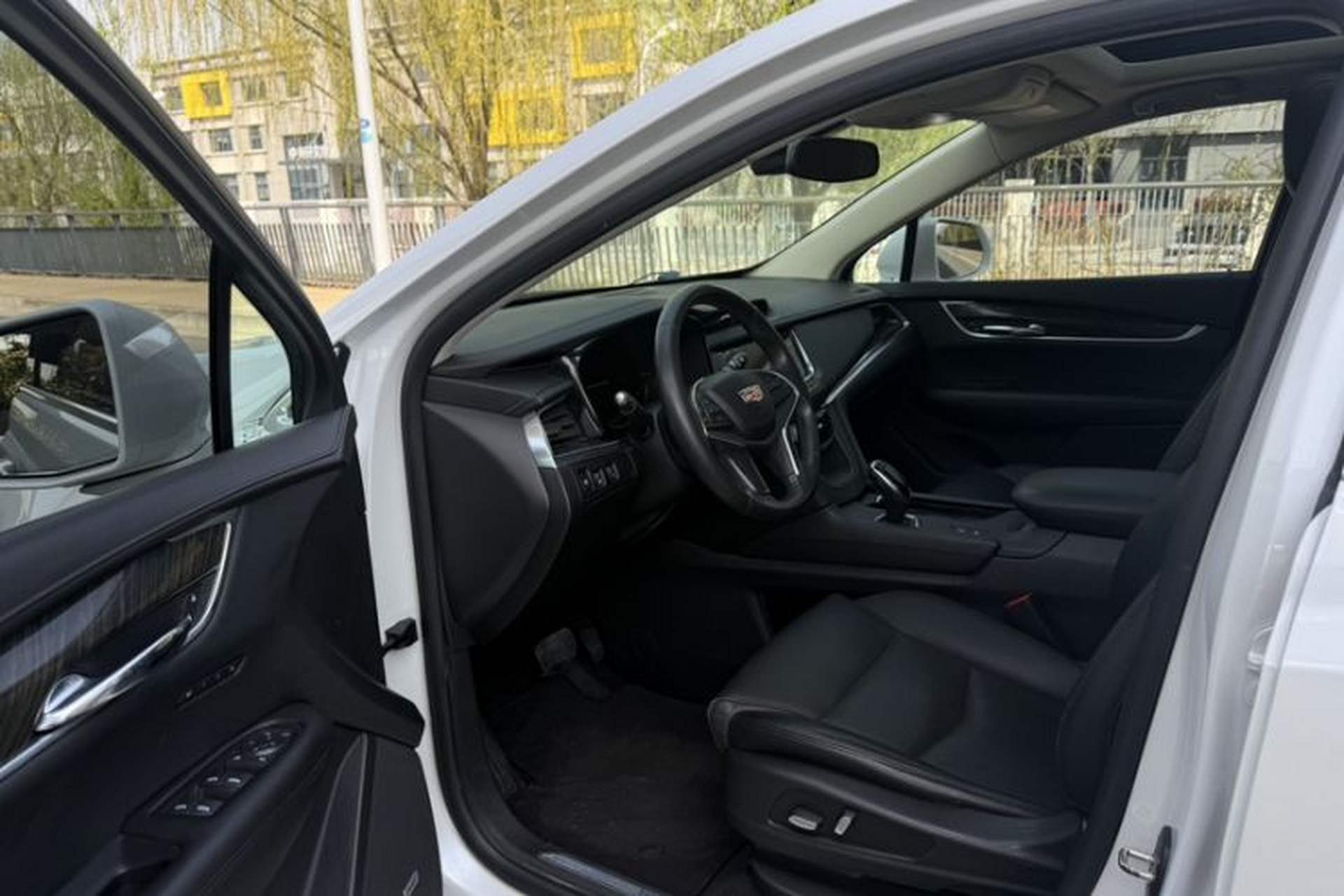 Used Cadillac XT5 2016 25T Luxury Model Interior 3