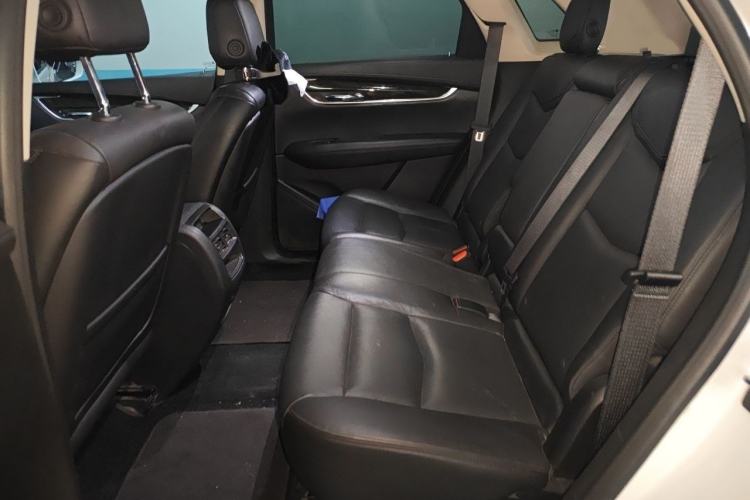 Used Cadillac XT5 2016 25T Luxury Model Interior 4