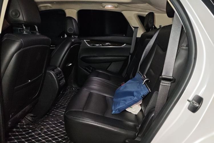 Used Cadillac XT5 2016 25T Luxury Model Interior 4