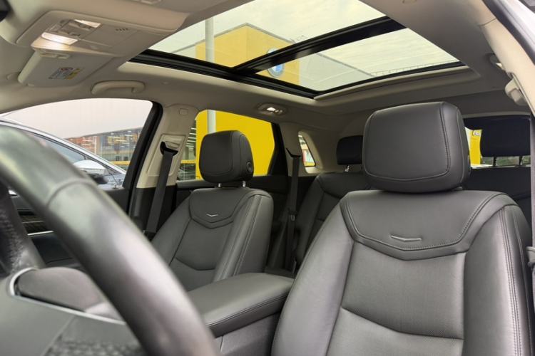 Used Cadillac XT5 2016 25T Luxury Model Interior 5