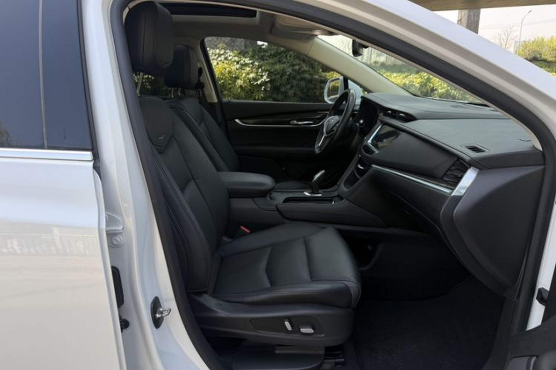 Used Cadillac XT5 2016 25T Luxury Model Interior 6