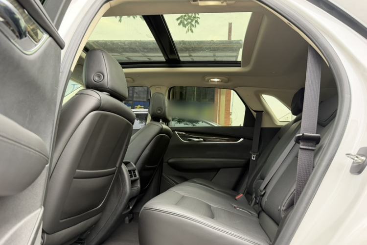 Used Cadillac XT5 2016 25T Luxury Model Interior 7