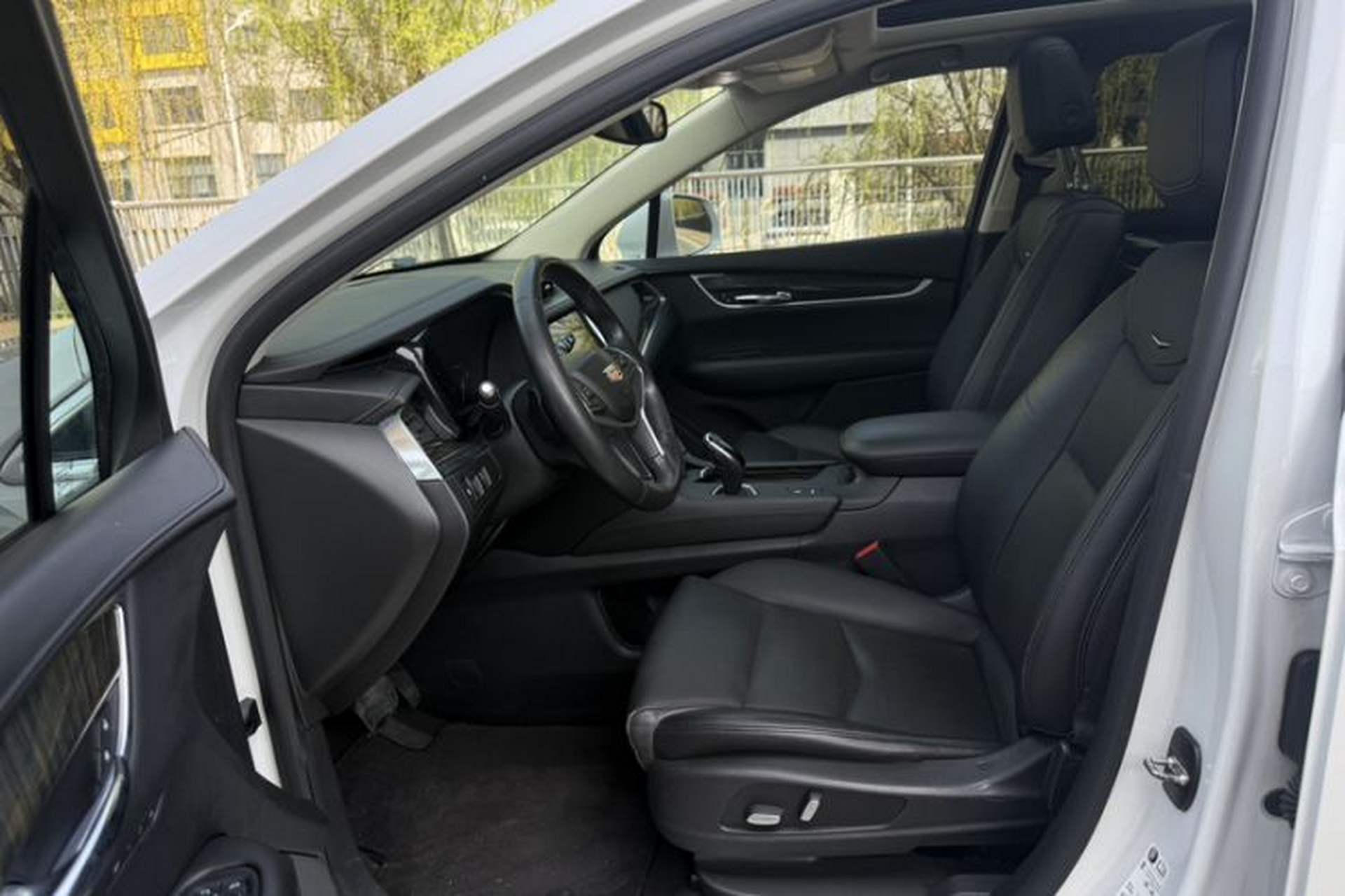 Used Cadillac XT5 2016 25T Luxury Model Interior 9