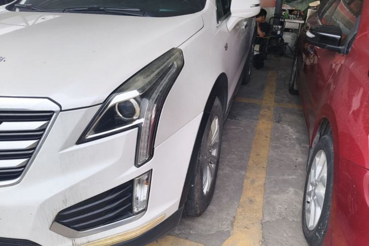 Used Cadillac XT5 2016 28T Four-Wheel Drive Tech Version Left Front Headlight