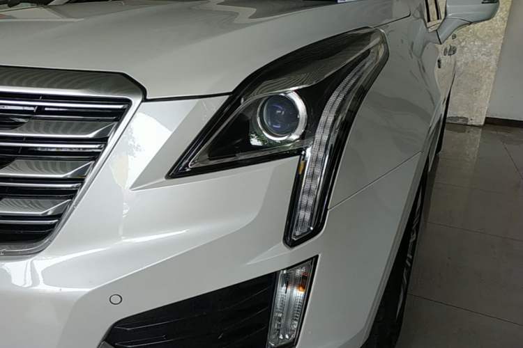 Used Cadillac XT5 2016 25T Luxury Model Left Front Headlight