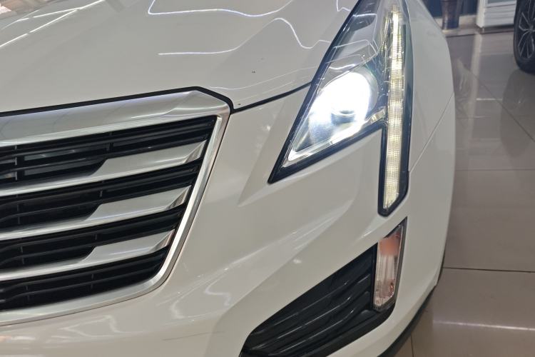 Used Cadillac XT5 2016 25T Tech Edition Left Front Headlight
