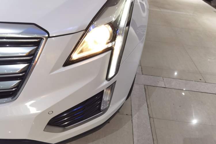Used Cadillac XT5 2016 25T Luxury Model Left Front Headlight