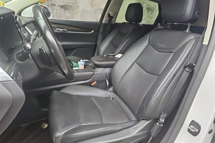 Used Cadillac XT5 2016 25T Luxury Model Left Front Seat