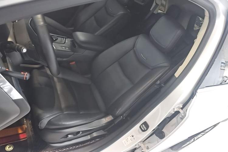 Used Cadillac XT5 2016 25T Luxury Model Left Front Seat