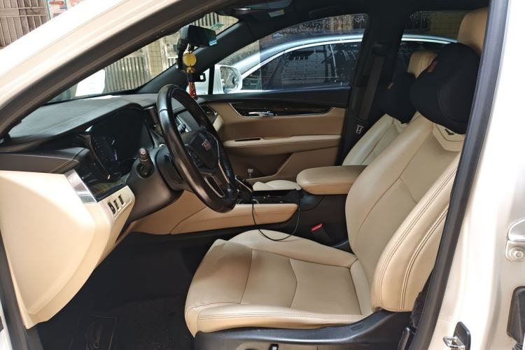 Used Cadillac XT5 2016 25T Tech Edition Left Front Seat