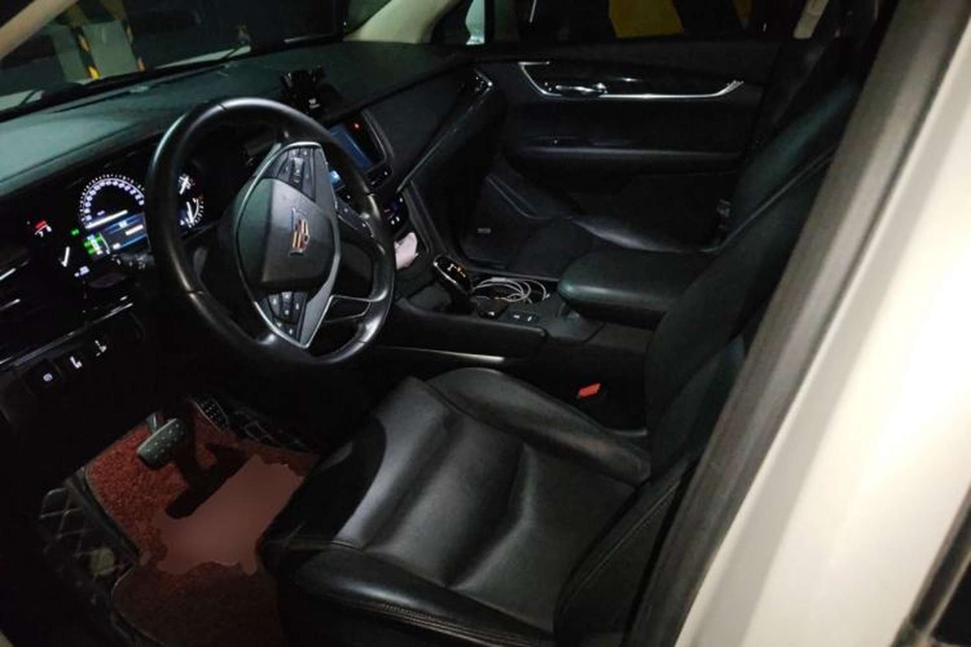 Used Cadillac XT5 2016 25T Luxury Model Left Front Seat
