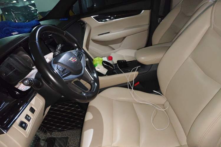 Used Cadillac XT5 2016 25T Tech Edition Left Front Seat