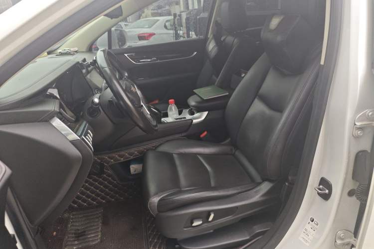 Used Cadillac XT5 2016 25T Luxury Model Left Front Seat