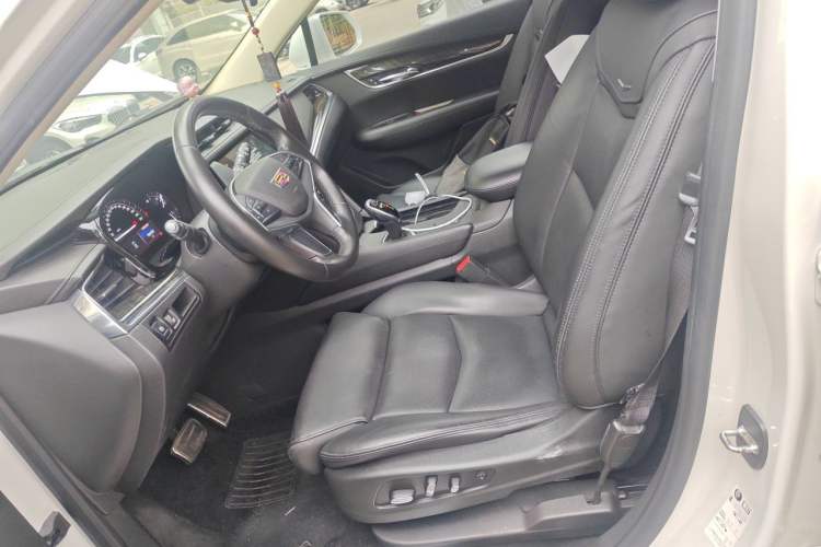 Used Cadillac XT5 2016 28T Four-Wheel Drive Luxury Model Left Front Seat
