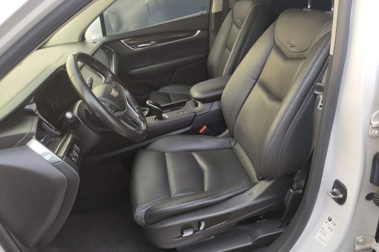 Used Cadillac XT5 2016 25T Luxury Model Left Front Seat