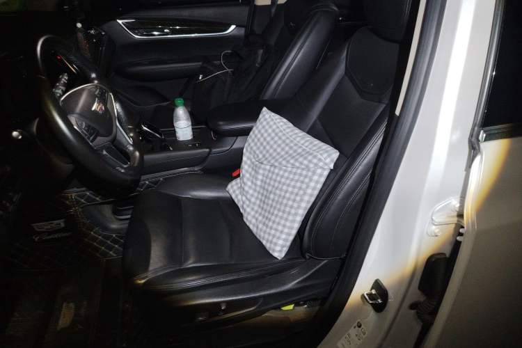 Used Cadillac XT5 2016 25T Luxury Model Left Front Seat