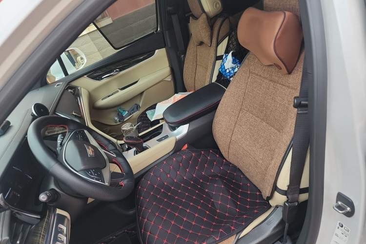 Used Cadillac XT5 2016 25T Tech Edition Left Front Seat