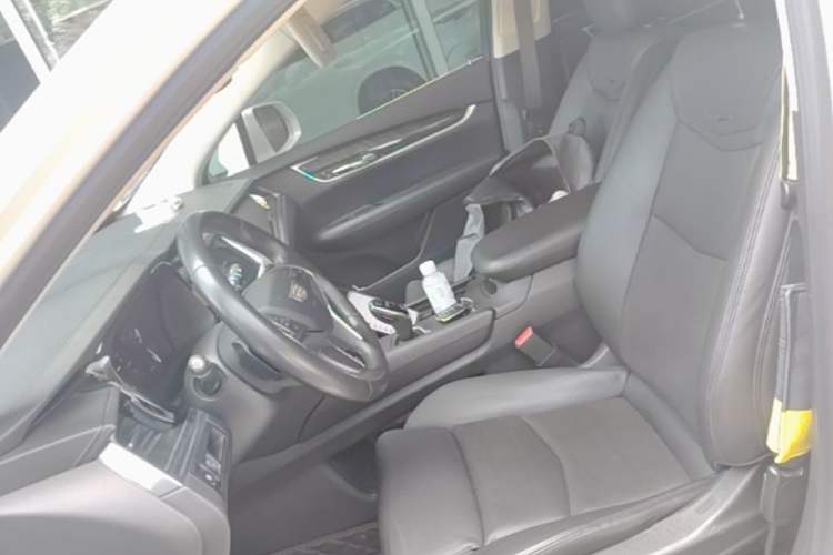 Used Cadillac XT5 2016 28T Four-Wheel Drive Luxury Model Left Front Seat