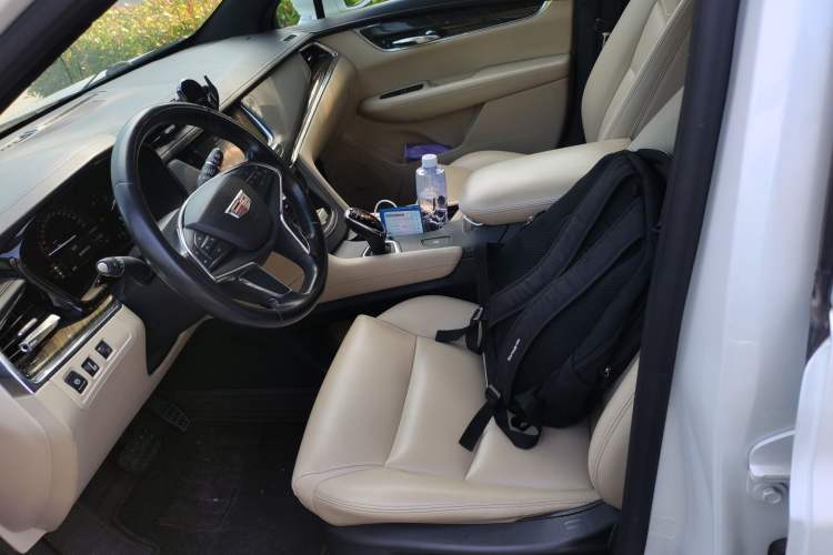Used Cadillac XT5 2016 25T Tech Edition Left Front Seat