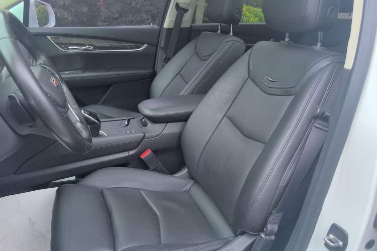 Used Cadillac XT5 2016 28T Four-Wheel Drive Luxury Model Left Front Seat