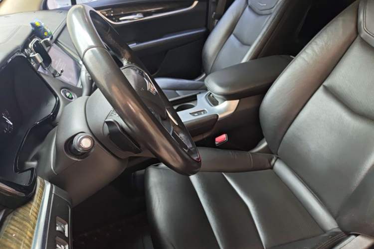 Used Cadillac XT5 2016 25T Luxury Model Left Front Seat