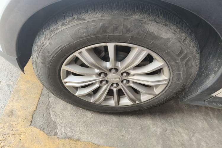 Used Cadillac XT5 2016 28T Four-Wheel Drive Tech Version Left Front Wheel Hub