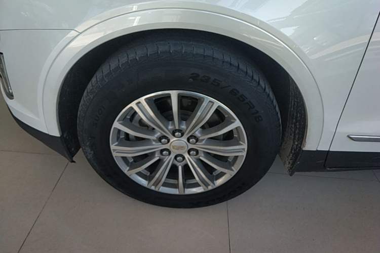 Used Cadillac XT5 2016 25T Luxury Model Left Front Wheel Hub