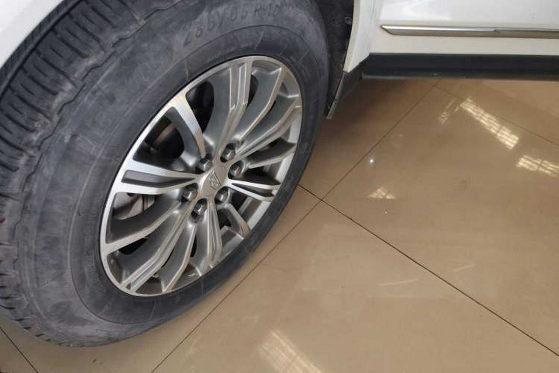 Used Cadillac XT5 2016 28T Four-Wheel Drive Luxury Model Left Front Wheel Hub