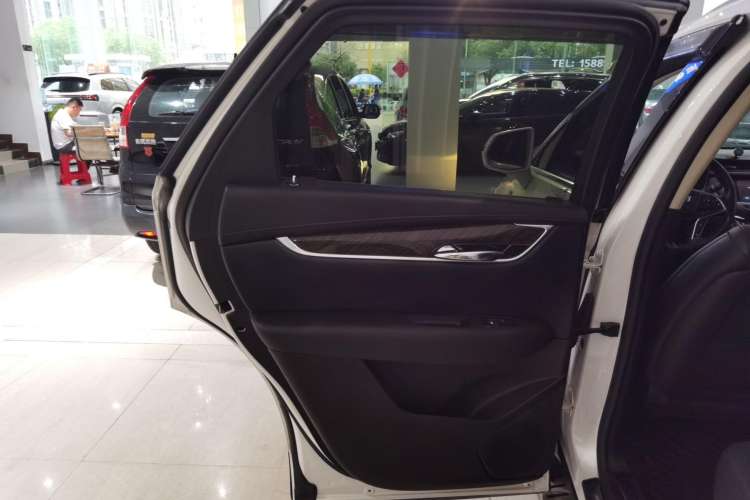 Used Cadillac XT5 2016 25T Luxury Model Left Rear Door Interior