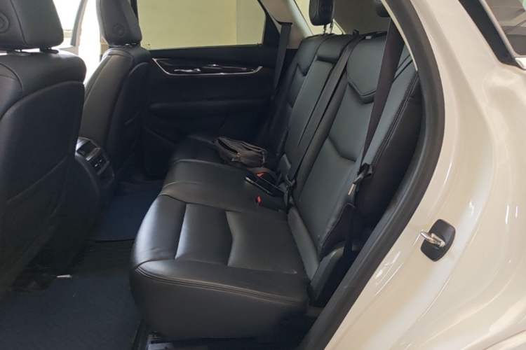 Used Cadillac XT5 2016 25T Luxury Model Left Rear Seat