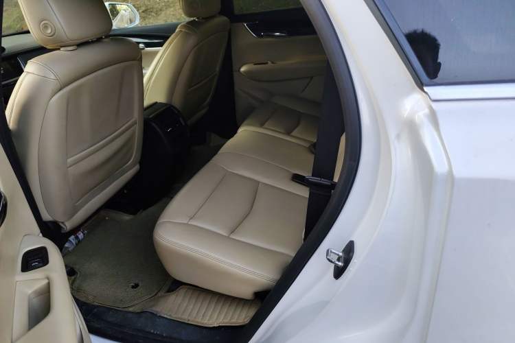 Used Cadillac XT5 2016 25T Tech Edition Left Rear Seat
