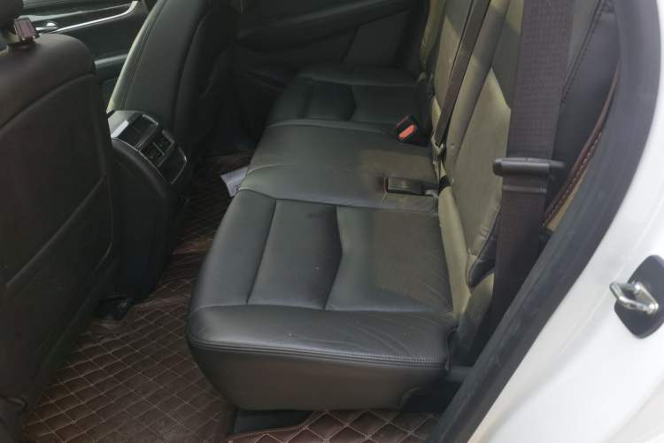 Used Cadillac XT5 2016 25T Luxury Model Left Rear Seat