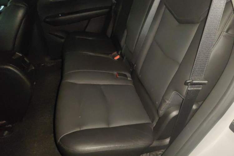 Used Cadillac XT5 2016 28T Four-Wheel Drive Luxury Model Left Rear Seat