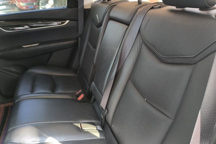 Used Cadillac XT5 2016 28T Four-Wheel Drive Luxury Model Left Rear Seat