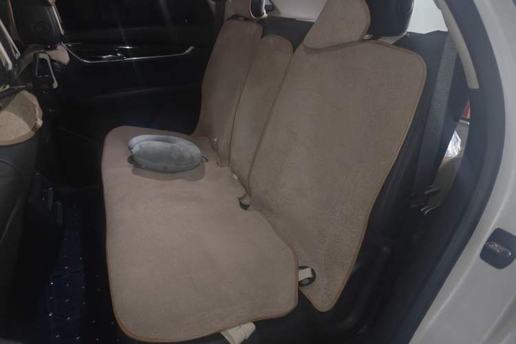 Used Cadillac XT5 2016 25T Luxury Model Left Rear Seat