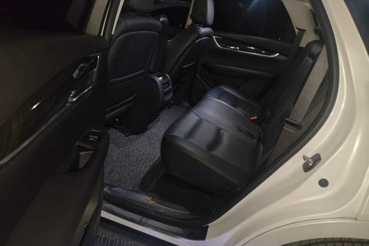 Used Cadillac XT5 2016 25T Luxury Model Left Rear Seat