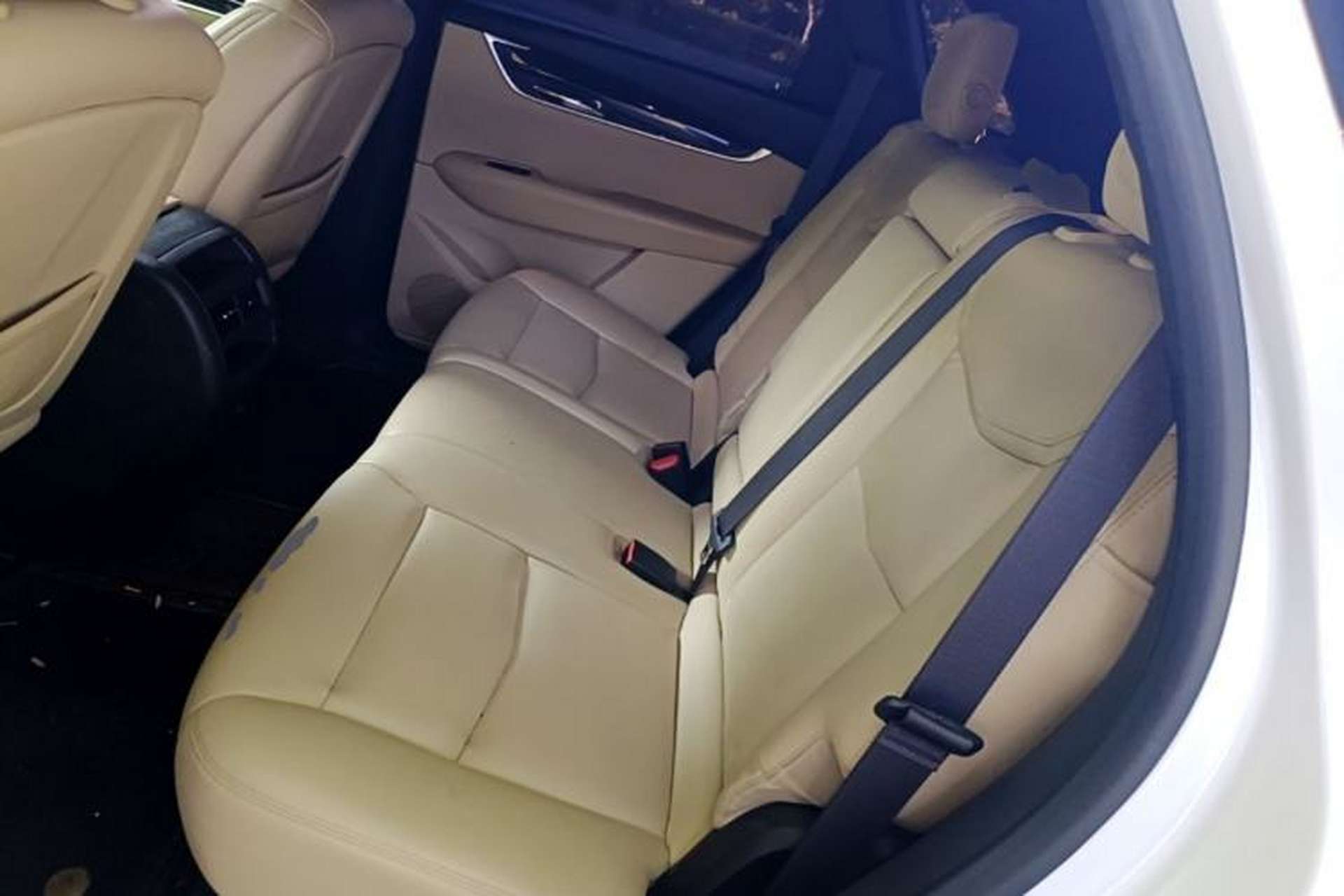 Used Cadillac XT5 2016 25T Tech Edition Left Rear Seat
